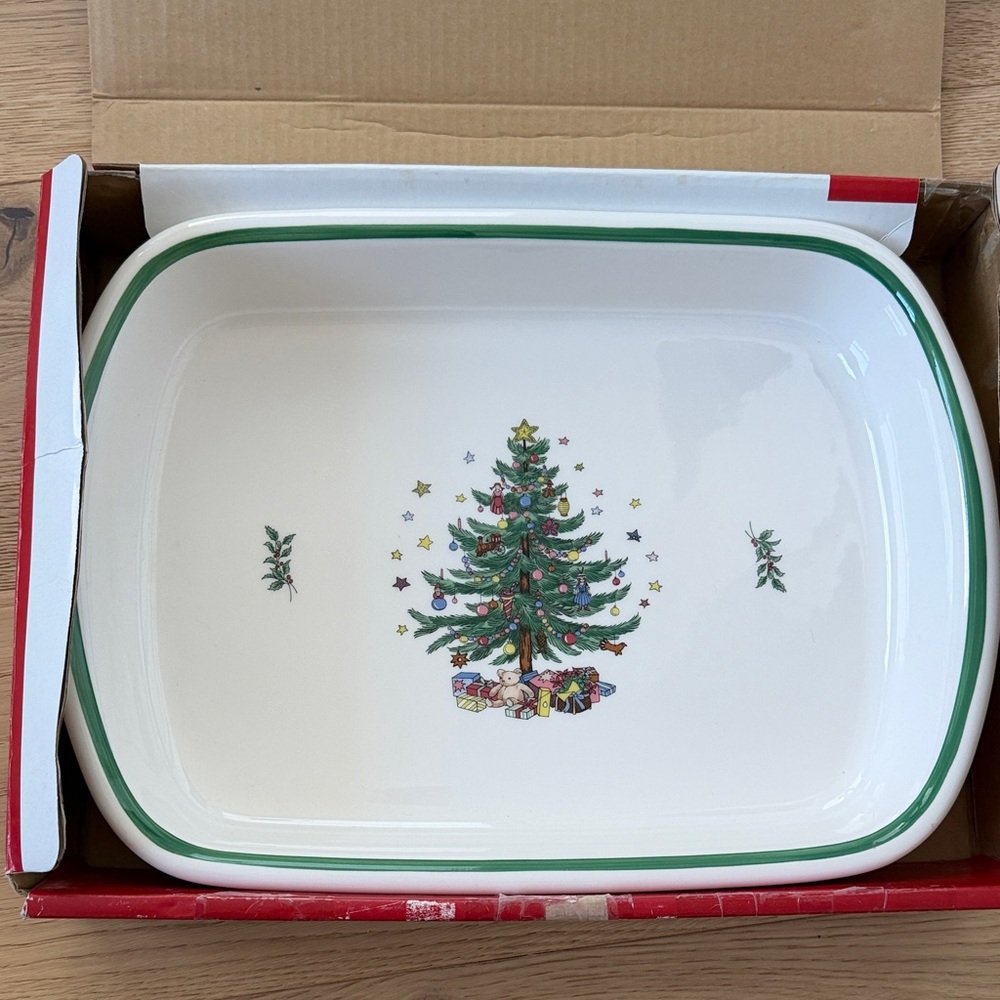 Nikko christmas ovenware lasagna dish Christmas Tree